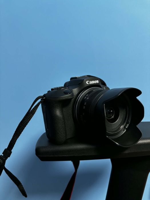 Canon eos R100 RF 18-45