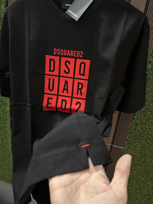 Тениска Dsqaured2 /червено гумирано лого/