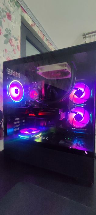 Vand unitate Gaming i7 10700k 16 gb ram ssd ati vega 56