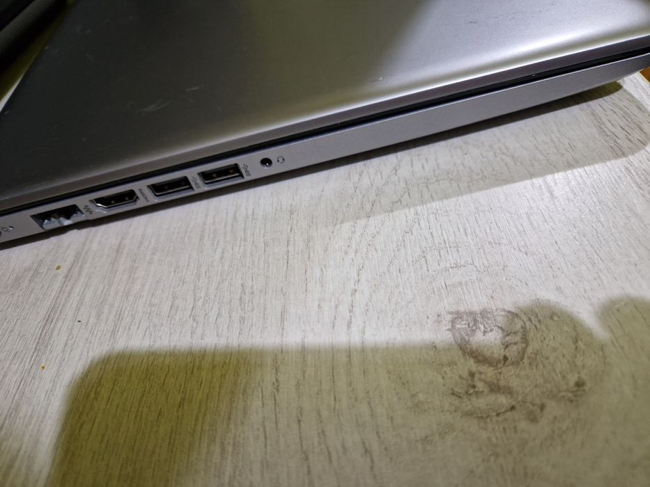 Vand laptop hp 250 g7