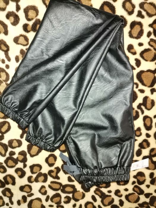 Pantaloni piele ecologica mărimea 13-14 ani