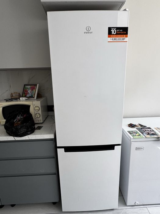 Холодильник INDESIT