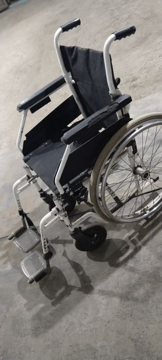 Продам инвалидную коляску