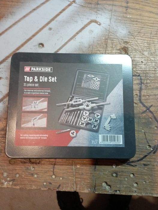 Комплект флашки и метчици