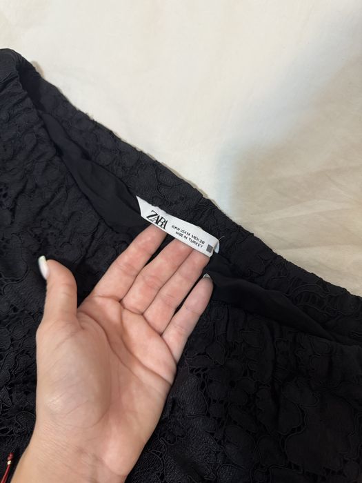 Дантелен панталон Zara