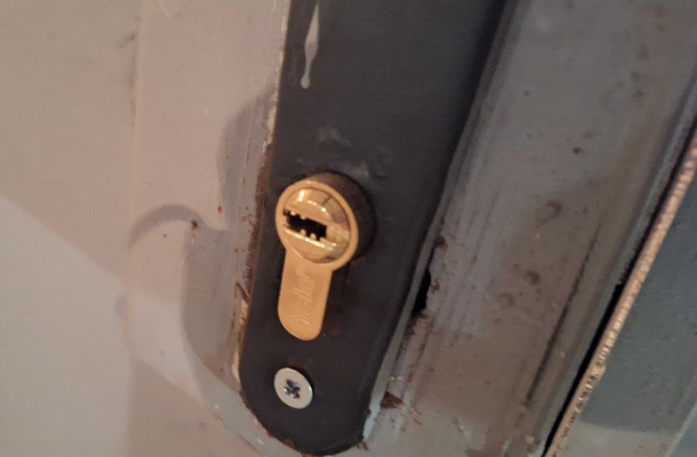 Гараж, до св Петка