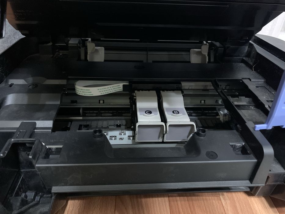 Принтер «CANON».