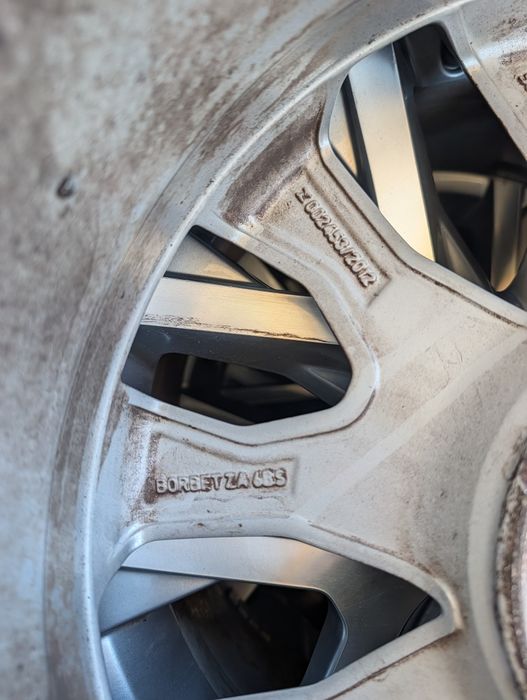 Jante aliaj originale VW pe 17 prindere 5x100 cu anvelope 215/40/17 pentru VAG(VW,AUDI,SKODA,SEAT)