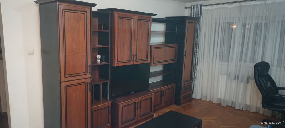 Vând mobila   living