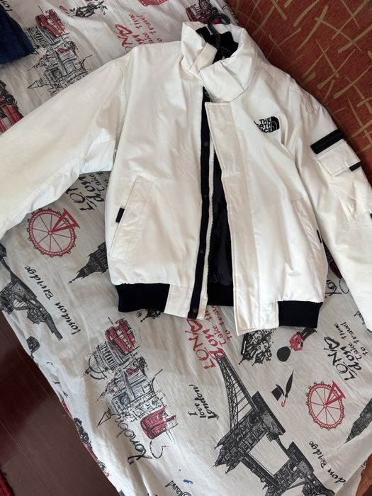 Продам куртки вёсенные The North Face новый