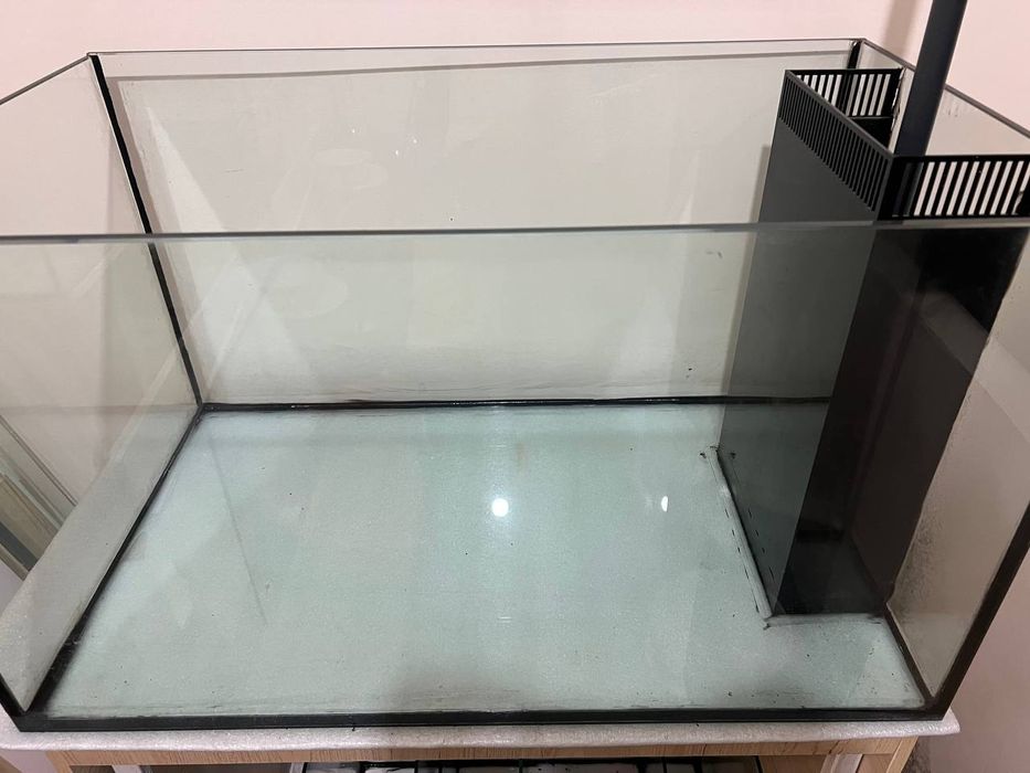 Продаётся морской аквариум 280 л