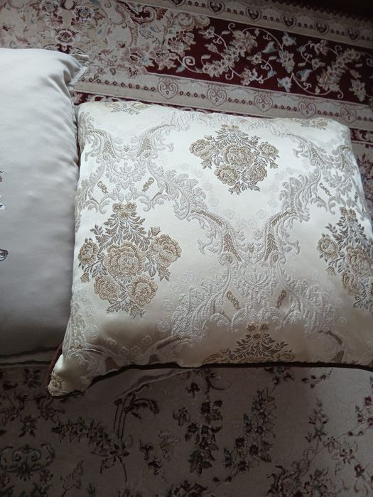 Подушка для диван