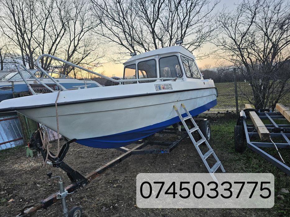 Barcă cu motor honda