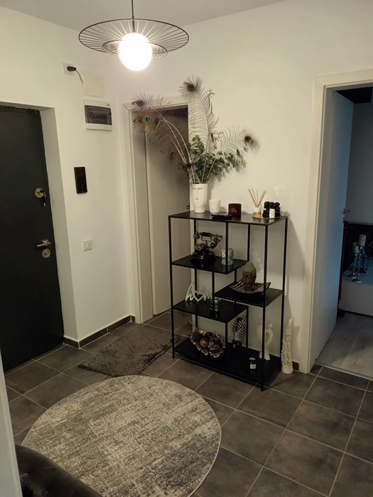 Vând aprtament 2 camere în zona Rahova