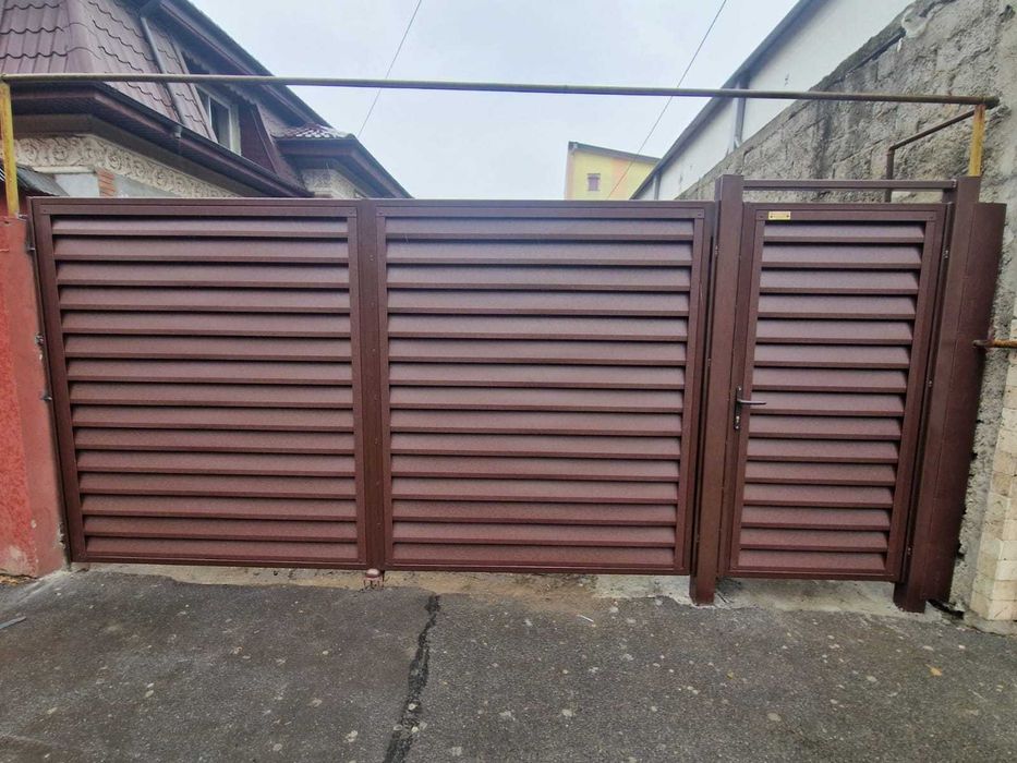 Porti si Garduri Metalice Orizontale Jaluzea Preturi Fabrica Pucioasa