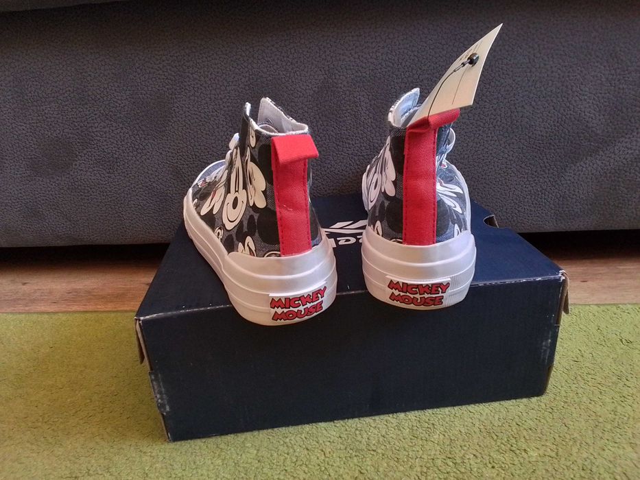 Маратонки Reebokи, Дънкови кецове H&M, ZARA