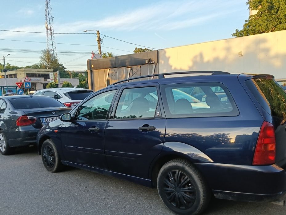 FORD Focus 2000 — imagine 4