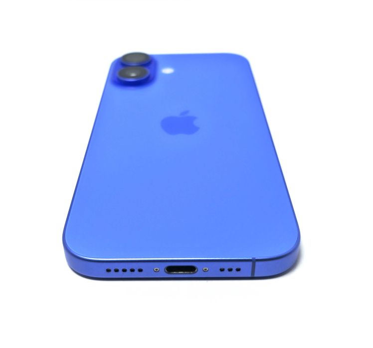 iPhone 16 128GB Ultramarine