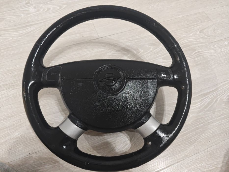 Lasetti roll yangi airbag bor