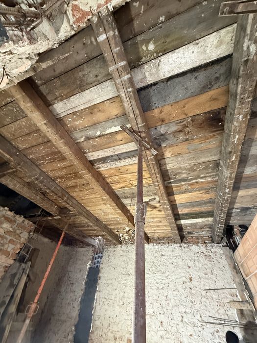 Lemn acoperis  uscat fara carii si putregai , drept si uscat