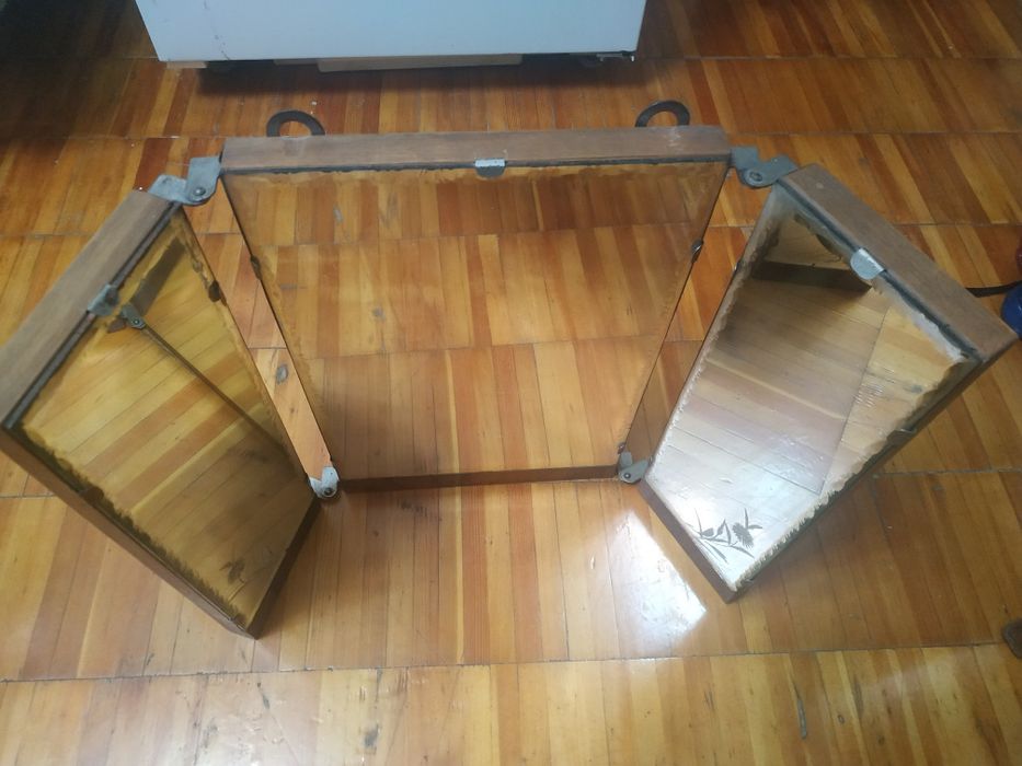 Настольное зеркало трельяж.