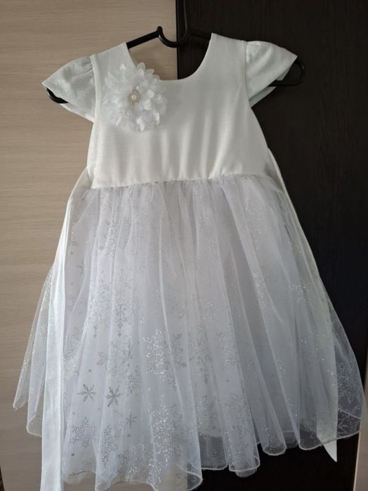 Продам платье для девочки