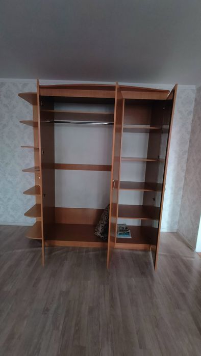 Продам шкаф срочно