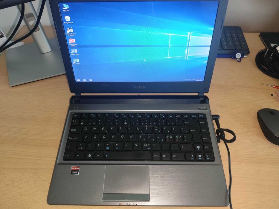 Asus U32, carcasa din metal, Amd E450, 4Gb, 500Gb Hdd, garantie!