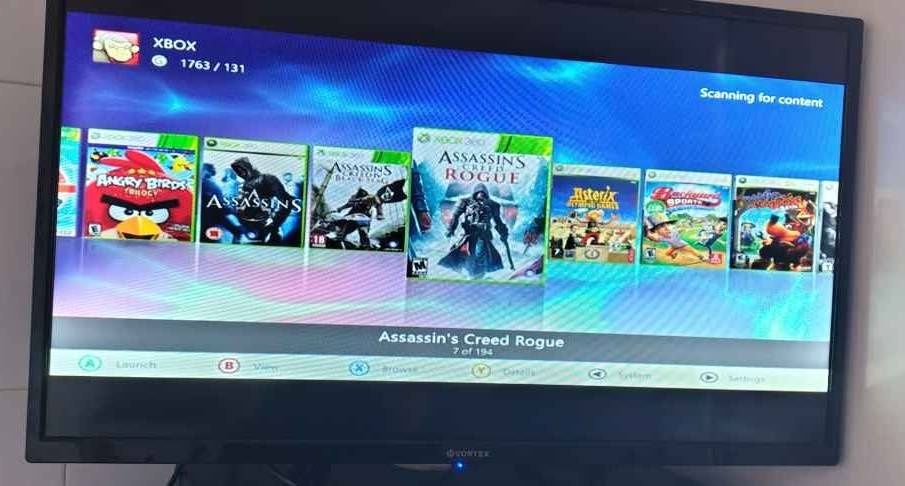 Vând 2 xboxuri 360