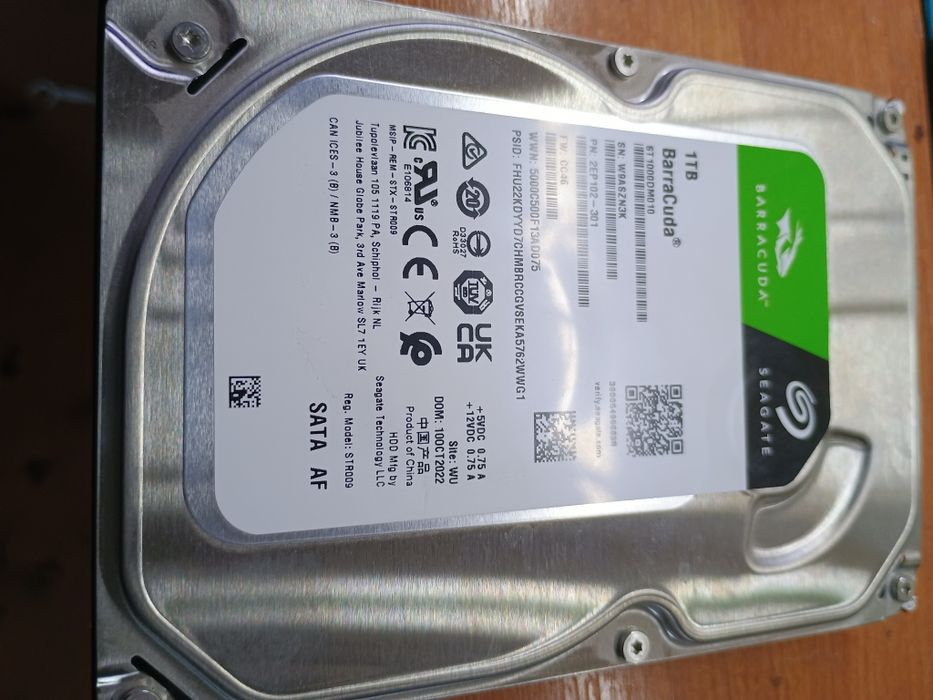 Seagate barracuda st1000dm010 в идеальном состоянии.