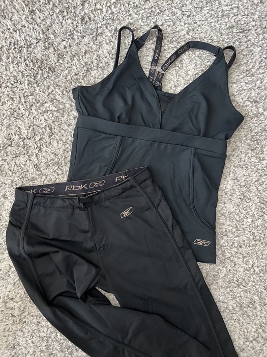 Reebok спортен комплект размер С