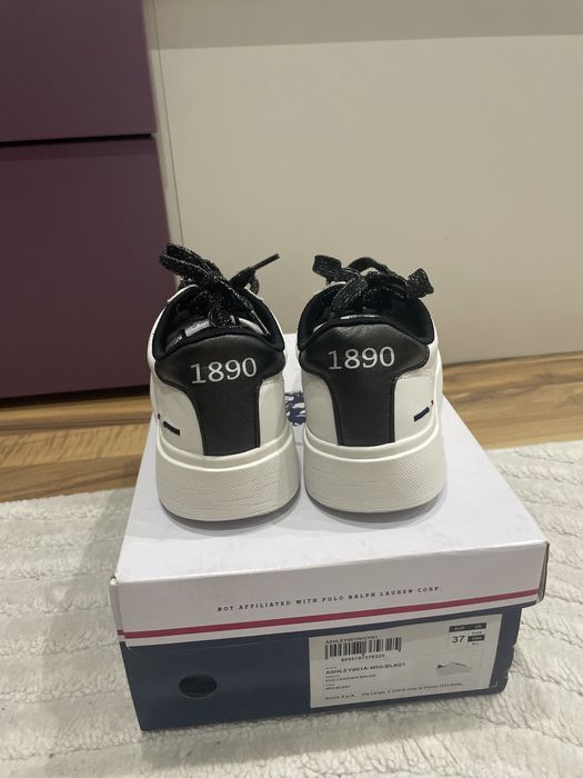 Оригинални бели обувки Nike и на Polo ASSN.