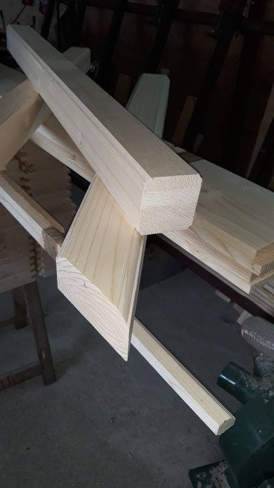 Profil  stratificat  pt   tîmplărie