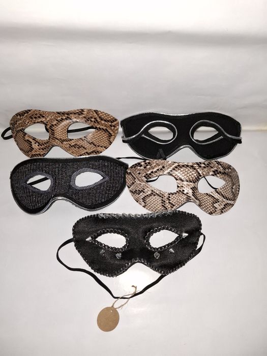 Мужские маски маскарадные