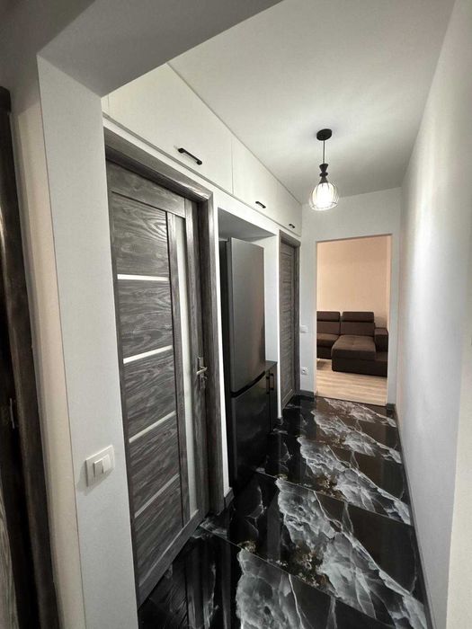 Vand apartament 3 camere, etaj 3/4, exercitiu