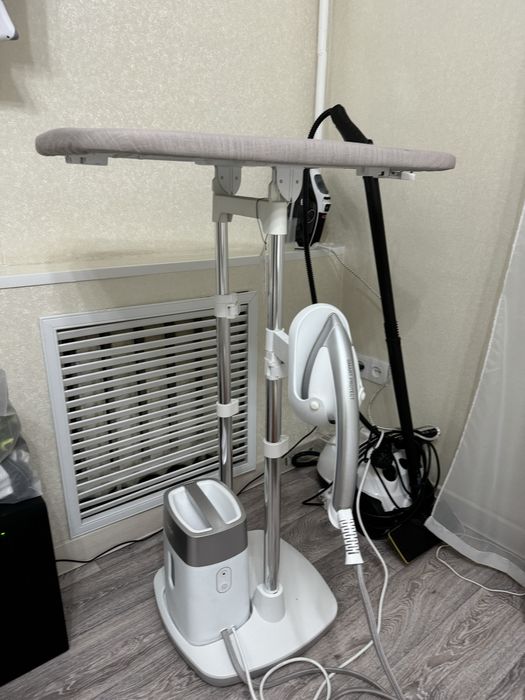 Отпариватель Tefal QT1010 белый