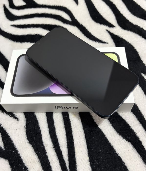 Iphone 14 midnight blue