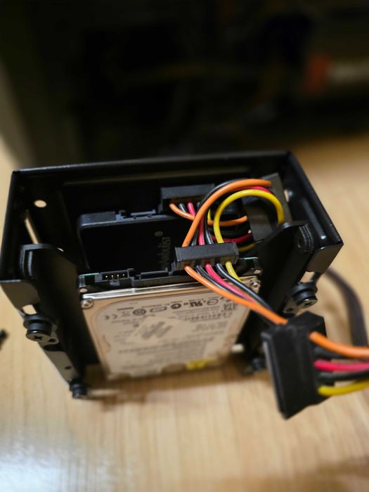 Адаптер за хард дискове 2.5 към 3.5