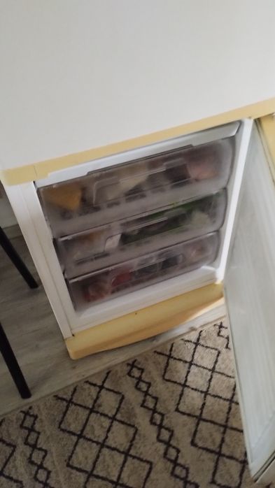 Combină frigorifică și congelator BEKO
