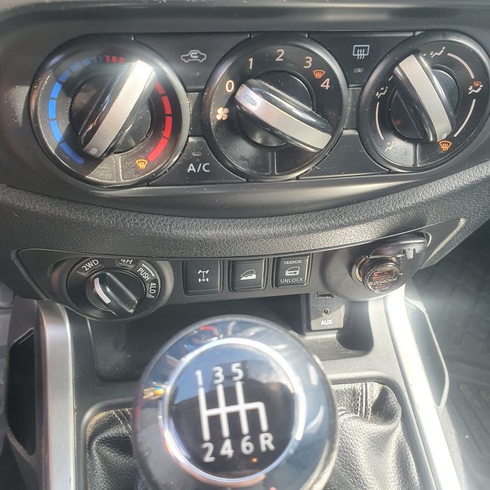 Nissan navara 2.3 2019