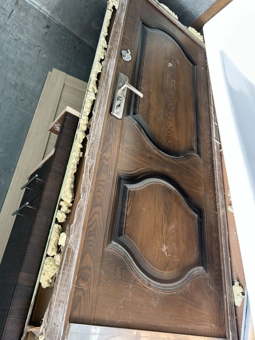 Продам Ванну и дверь