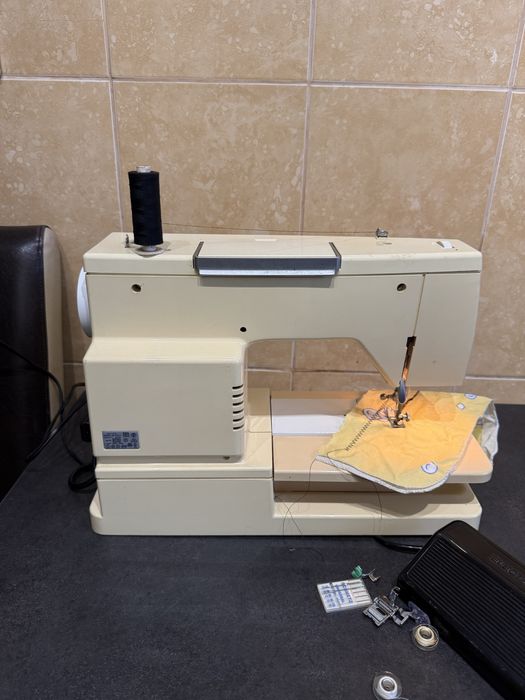 Masina de cusut festonat si butoniere Singer 8142 componente metal