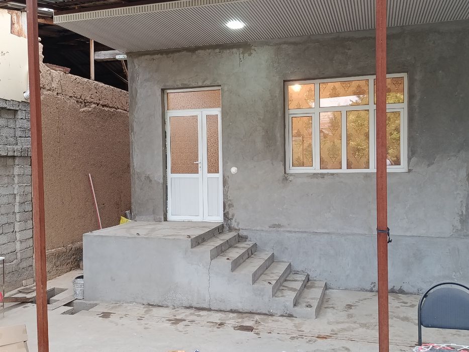 Uy sotiladi 2.4 sotix