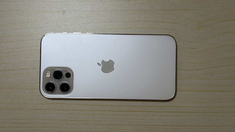 iPhone 12 Pro + AirPods 3 поколения