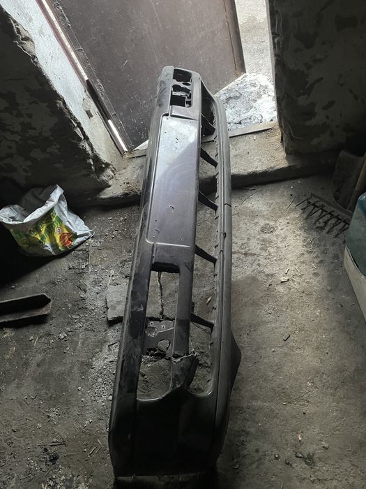 Продам бампер пассат б4