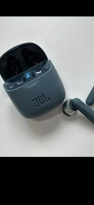 Casti noi jbl trimit si prin curier
