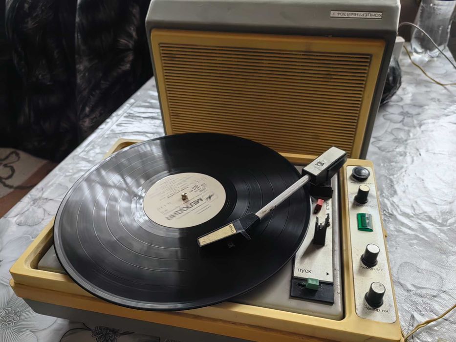 Проигрыватель электрофон  "Концертный- 304