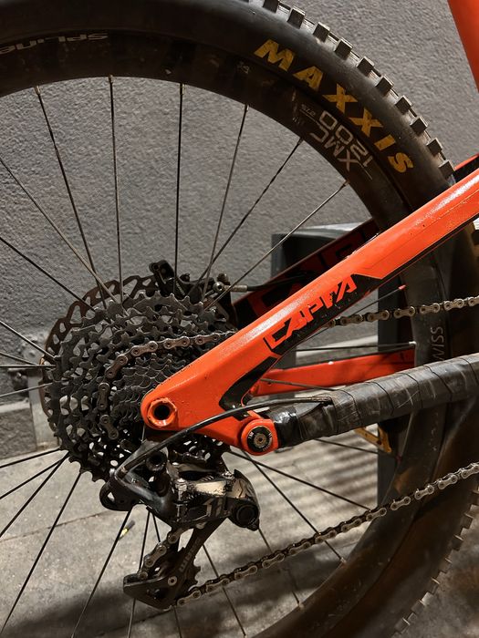 YT Capra 2017 bicicleta enduro - CARBON