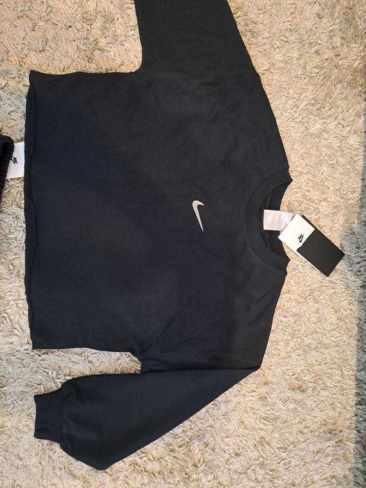 Маратонки Nike номер 36.5 и спортен екип Nike ръст 137 см