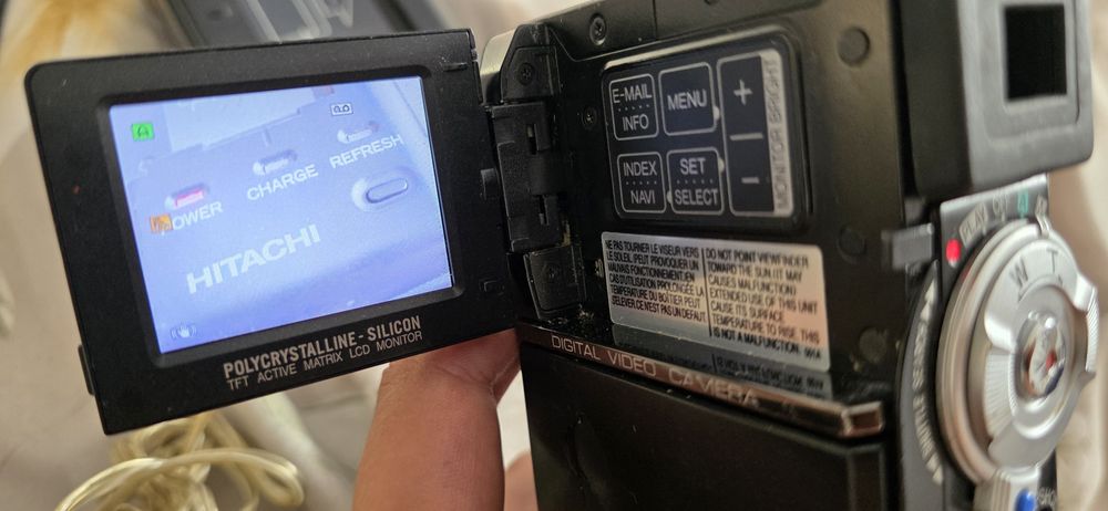 Camera video cu caseta miniDV JVC GR-DVP9E + placa de captura